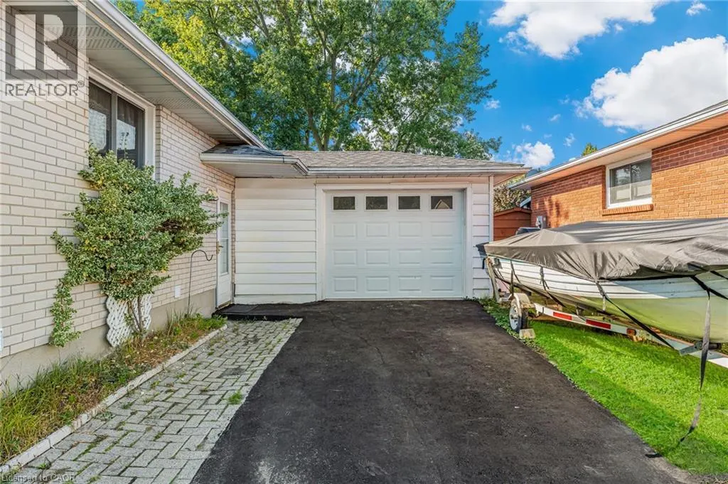 27 LOCKE Avenue