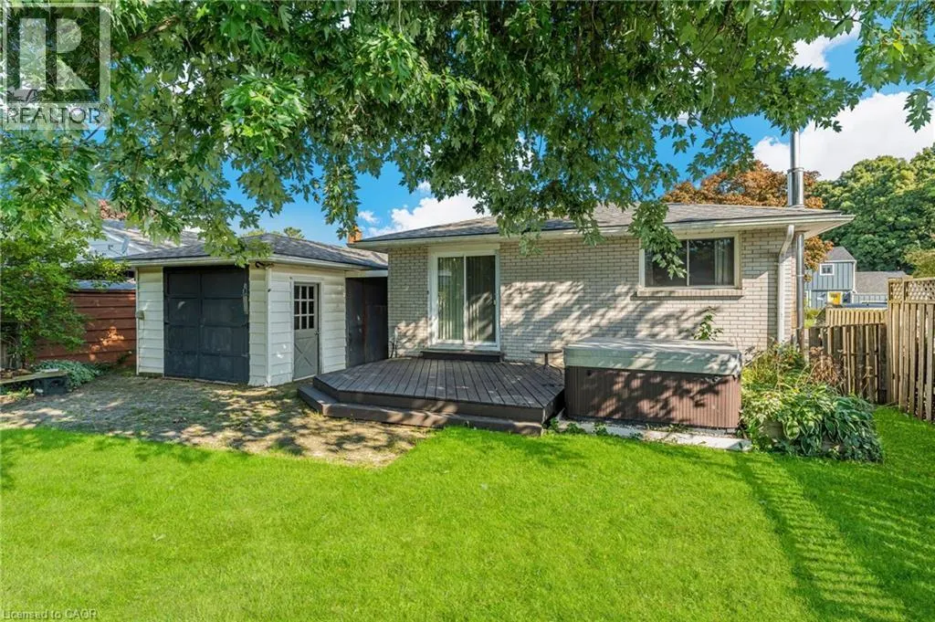 27 LOCKE Avenue
