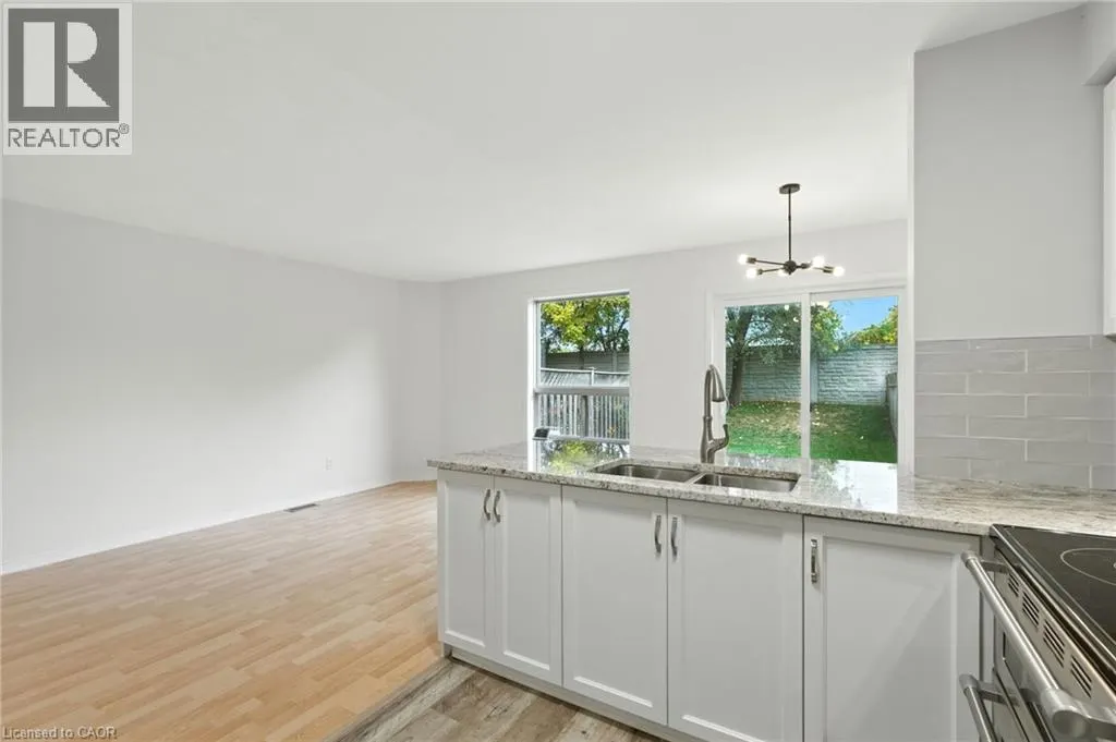 39 FOXBOROUGH Drive