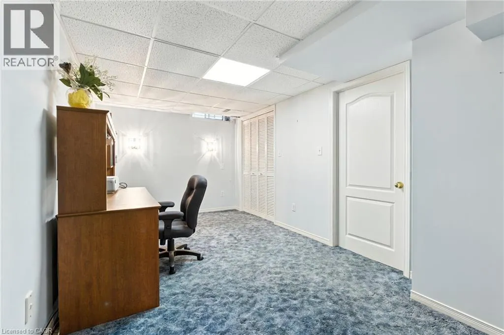 39 FOXBOROUGH Drive