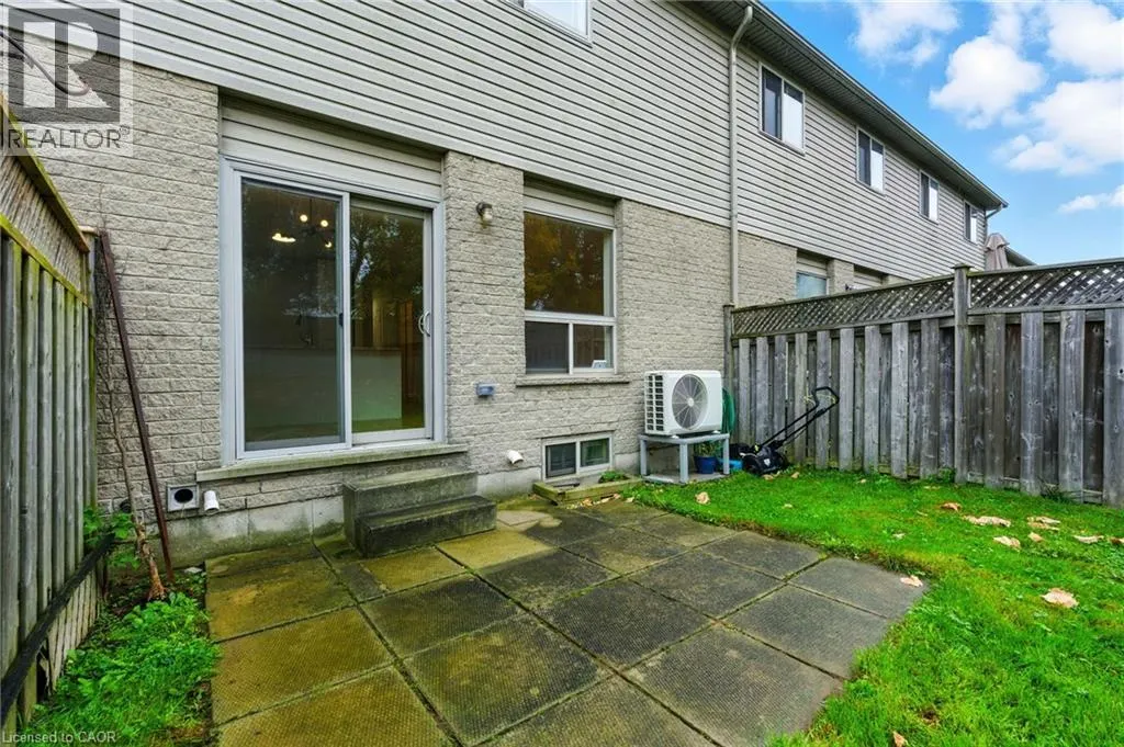 39 FOXBOROUGH Drive