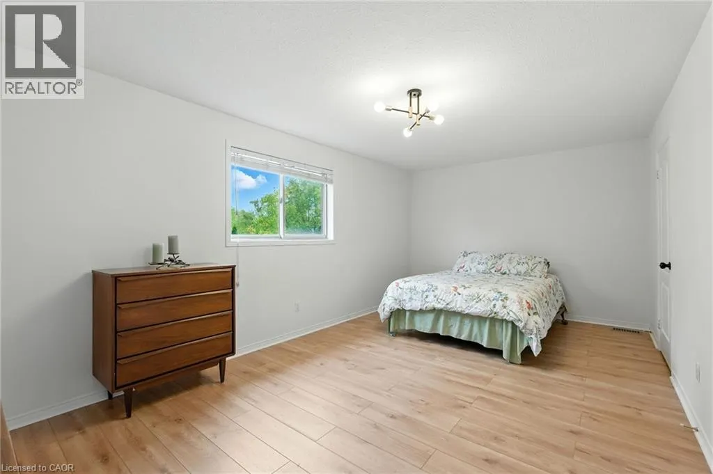 39 FOXBOROUGH Drive