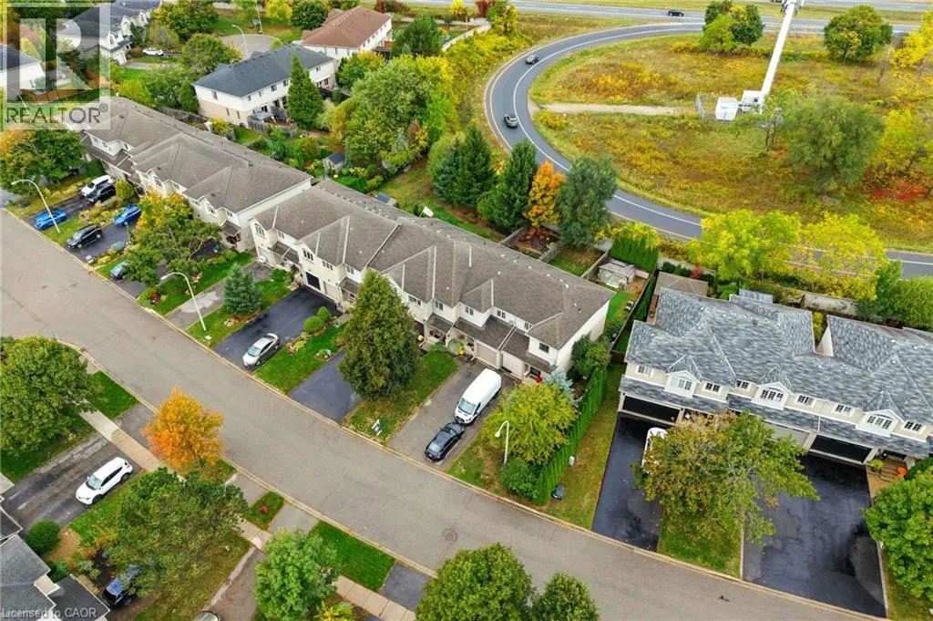 39 FOXBOROUGH Drive