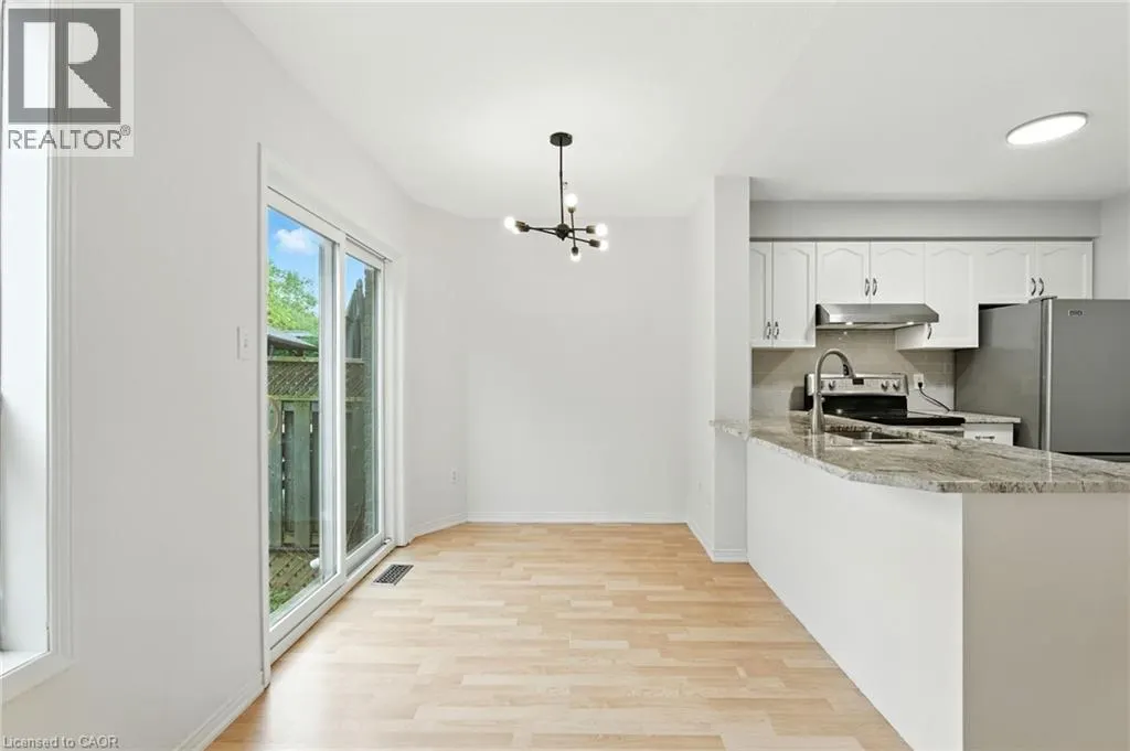 39 FOXBOROUGH Drive