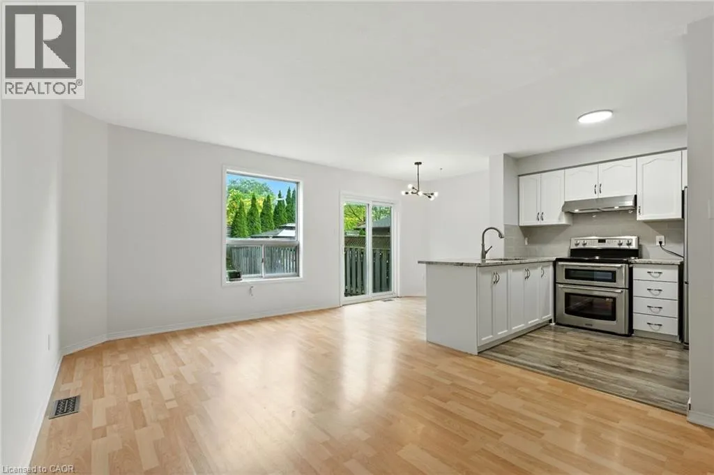39 FOXBOROUGH Drive