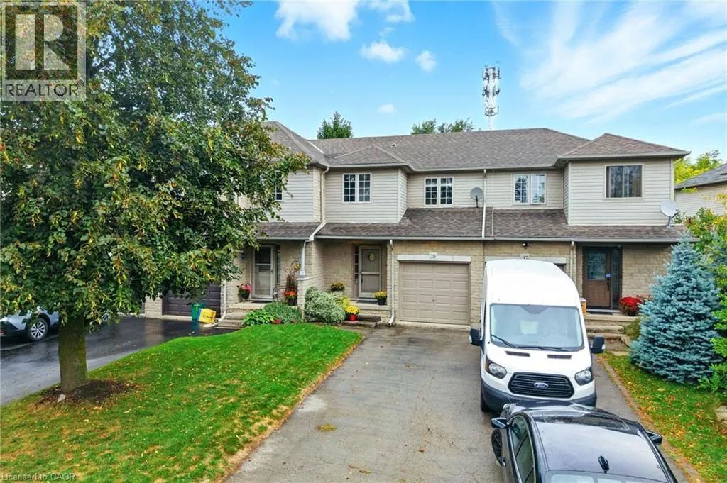 39 FOXBOROUGH Drive