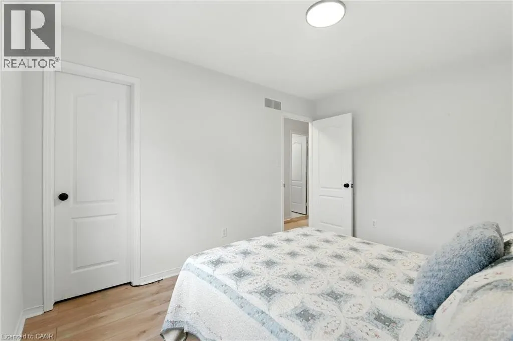 39 FOXBOROUGH Drive