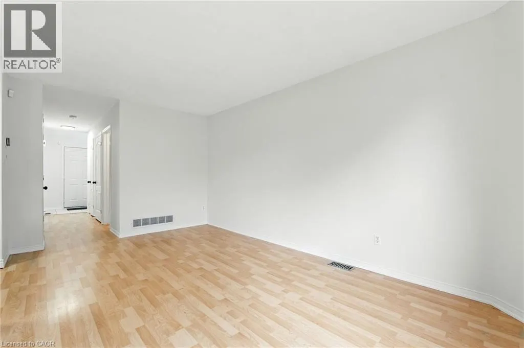 39 FOXBOROUGH Drive