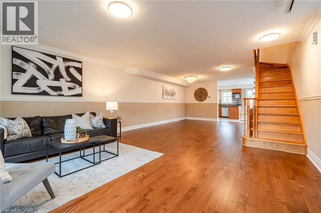38 ARCHIBALD Mews