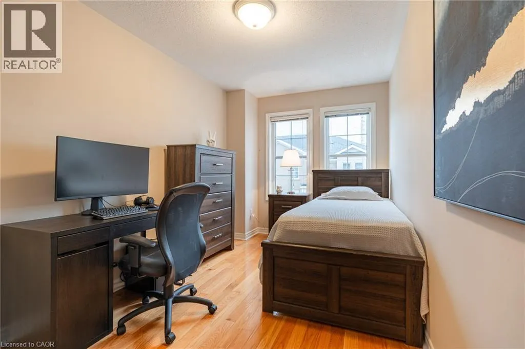 38 ARCHIBALD Mews