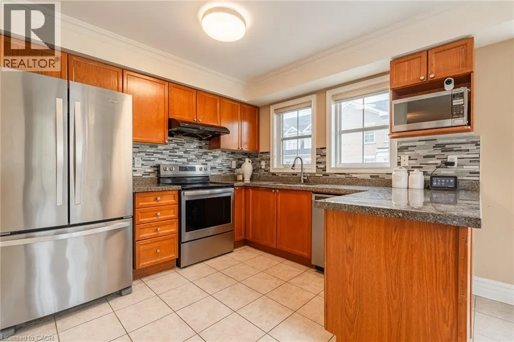 38 ARCHIBALD Mews