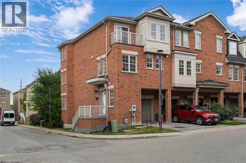 38 ARCHIBALD Mews