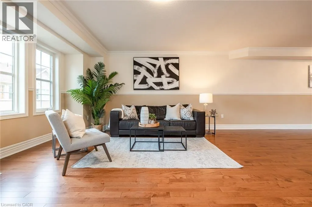 38 ARCHIBALD Mews