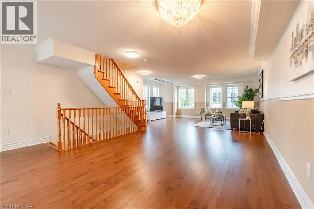38 ARCHIBALD Mews