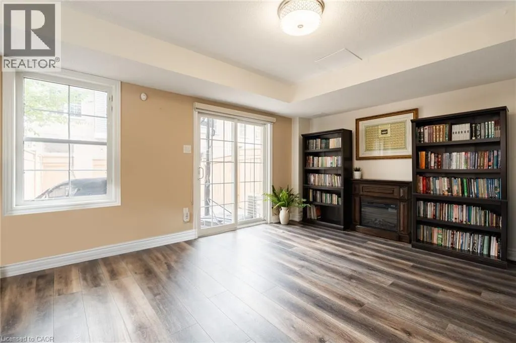 38 ARCHIBALD Mews