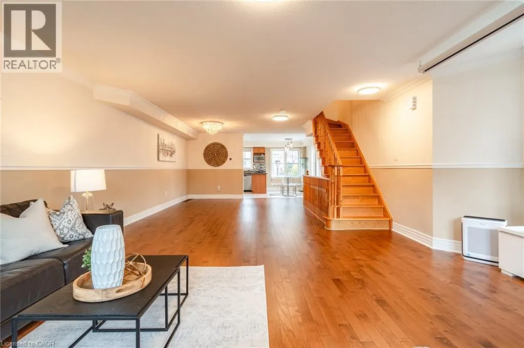 38 ARCHIBALD Mews