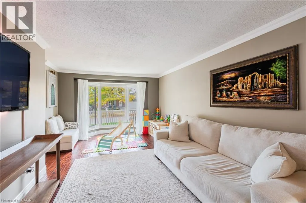 52 RUSHBROOK Drive