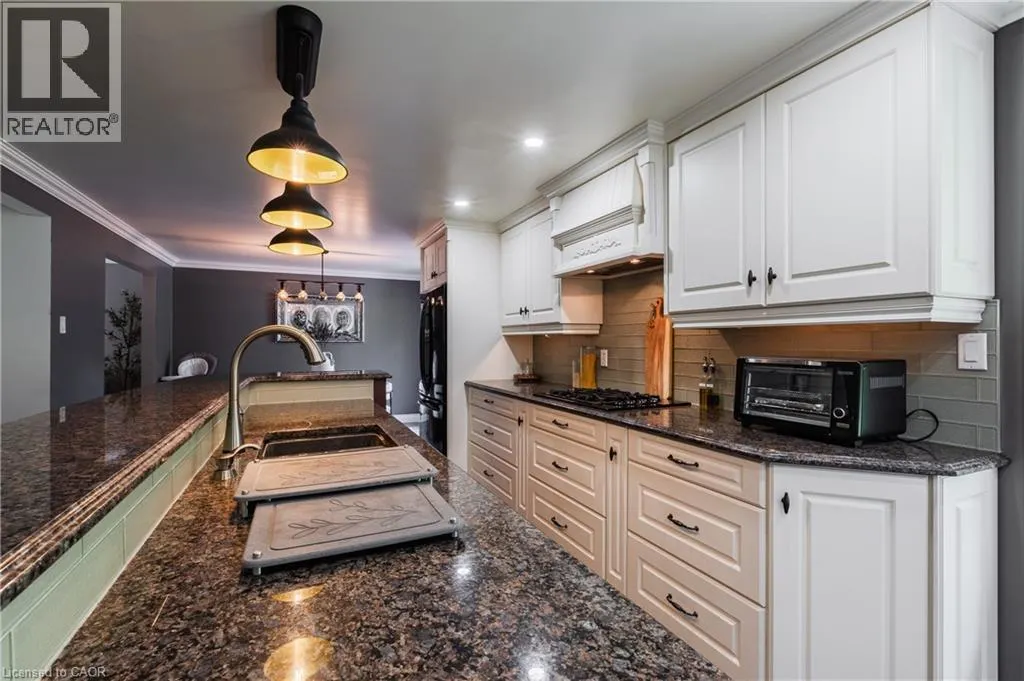 52 RUSHBROOK Drive