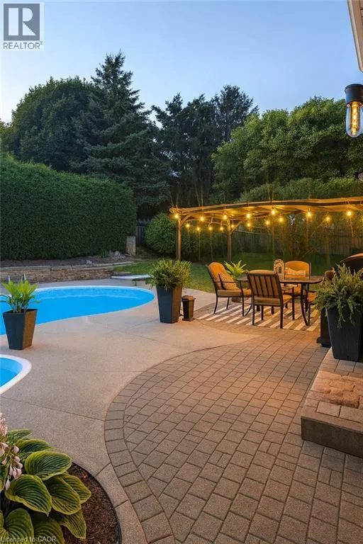52 RUSHBROOK Drive