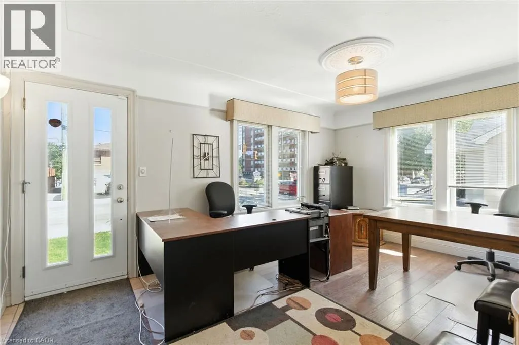 35 KING Street W