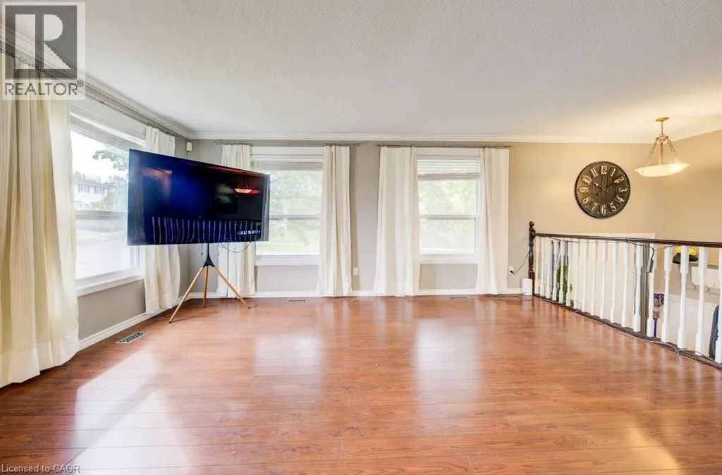 7 FOLKSTONE Crescent