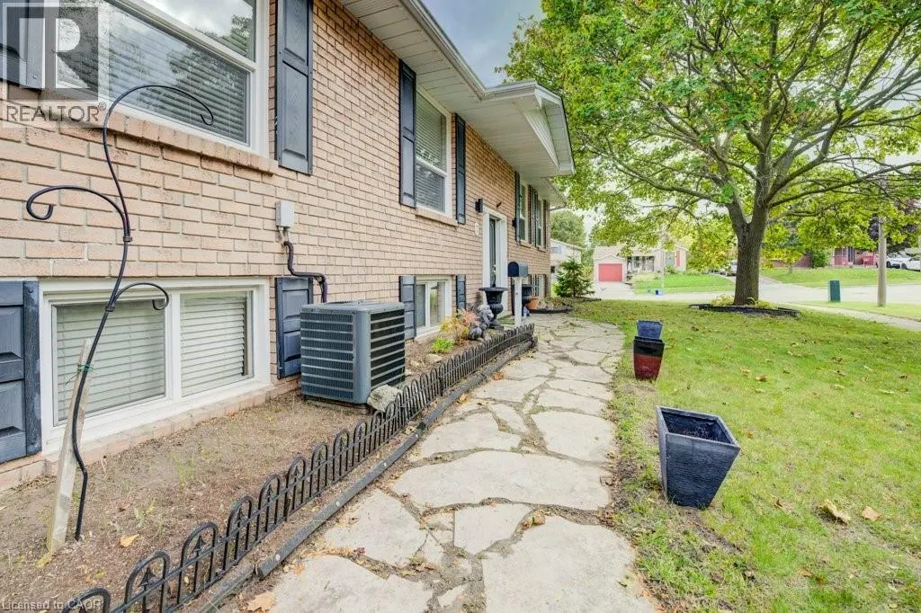 7 FOLKSTONE Crescent