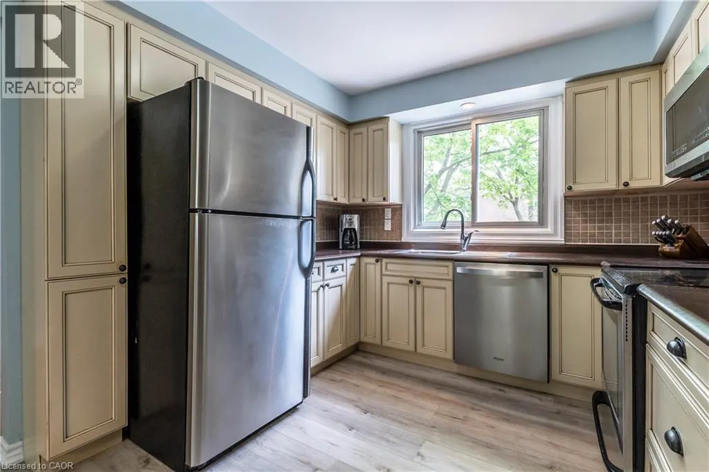 121 MORGAN Avenue Unit# 7, #7