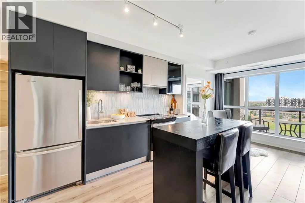 405 DUNDAS Street W Unit# 702, #702