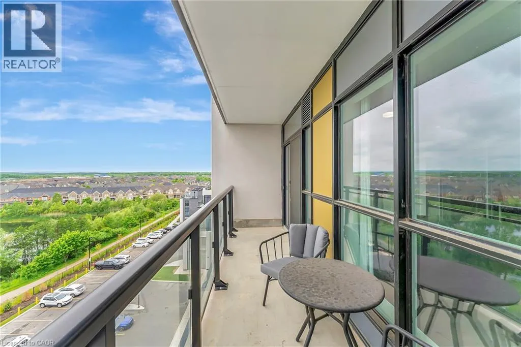 405 DUNDAS Street W Unit# 702, #702