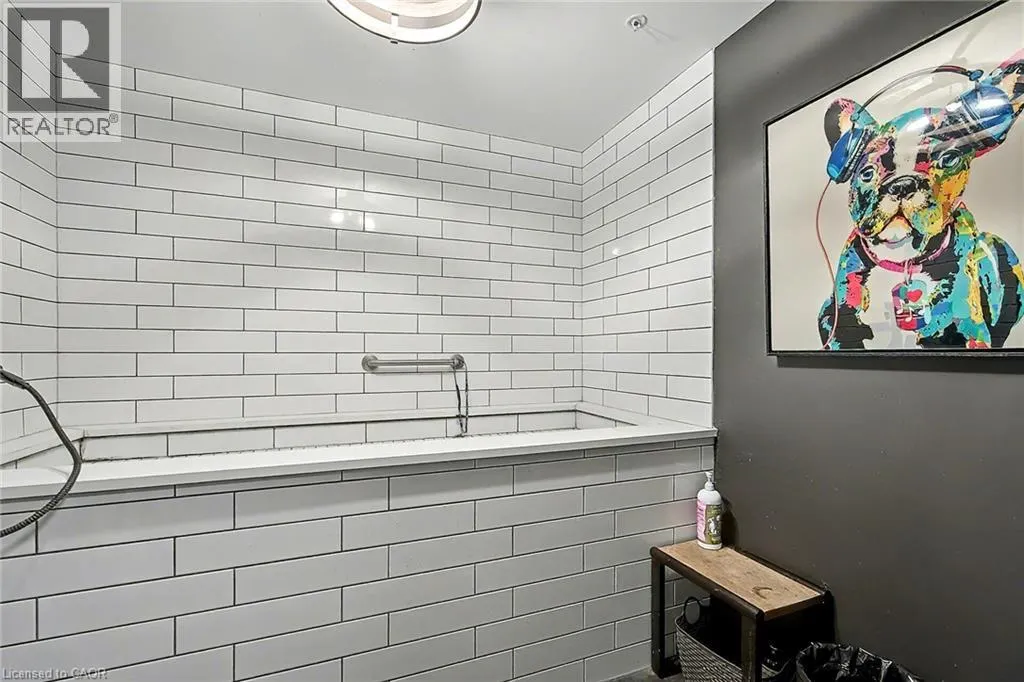 63 ARTHUR Street S Unit# 205, #205