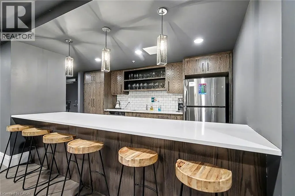 63 ARTHUR Street S Unit# 205, #205