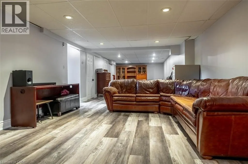 334 FREELTON Road