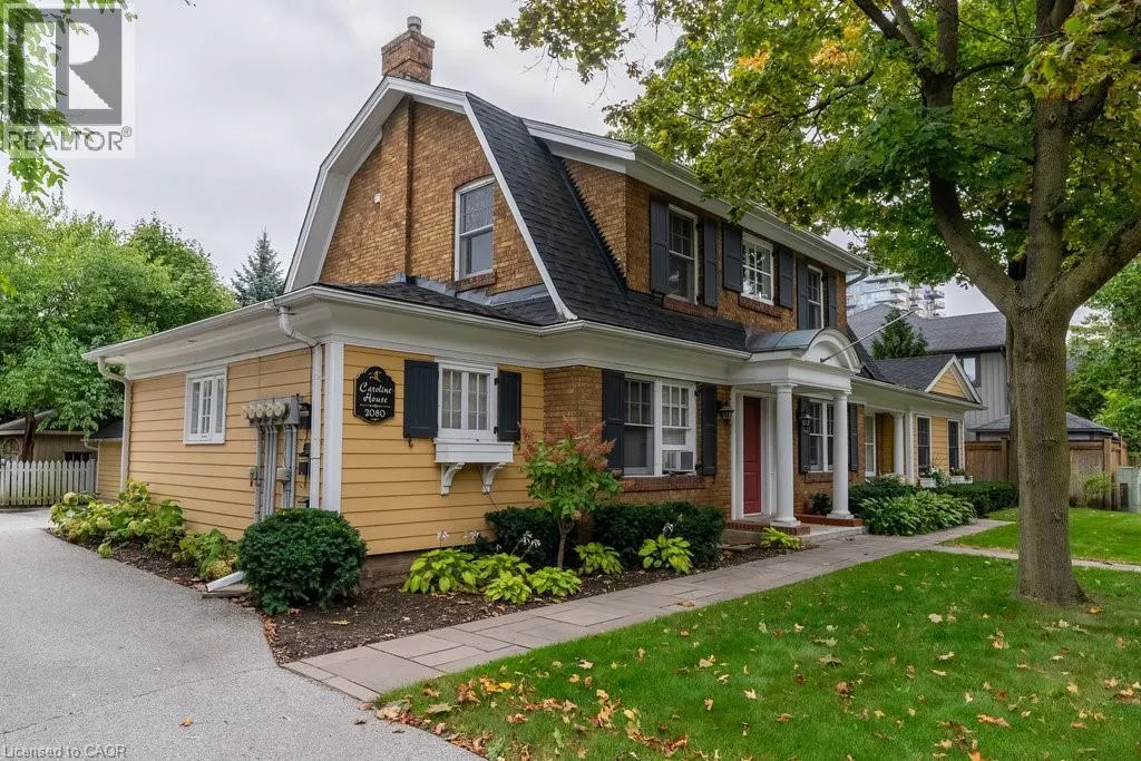 2080 CAROLINE Street