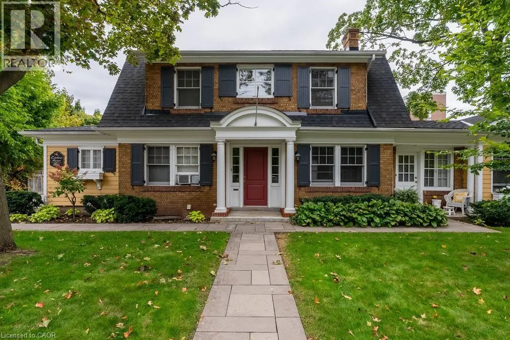 2080 CAROLINE Street