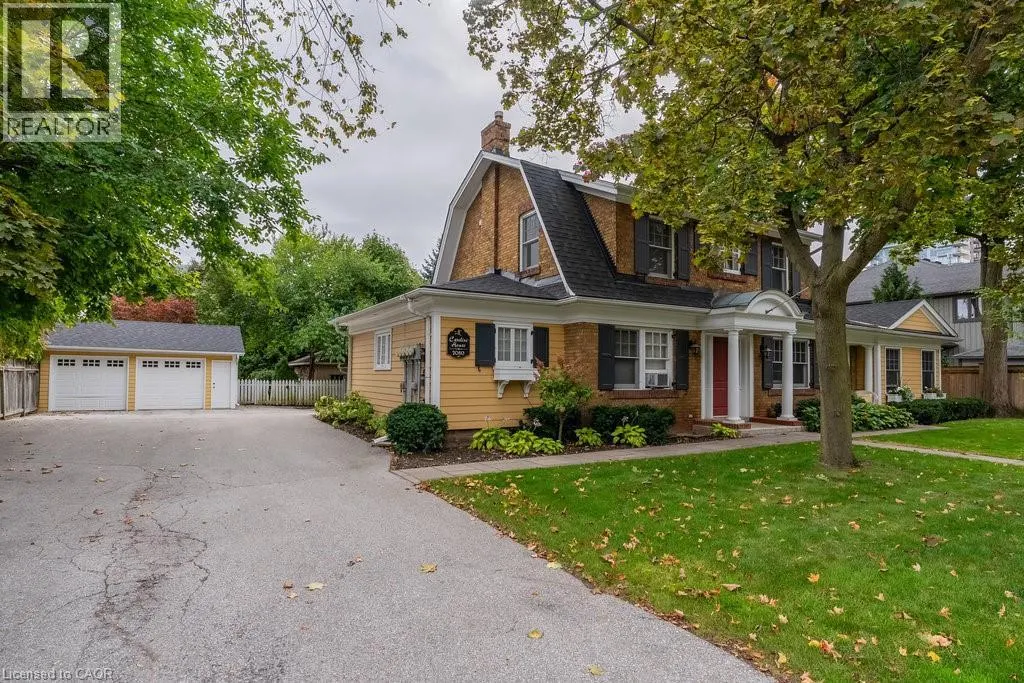 2080 CAROLINE Street