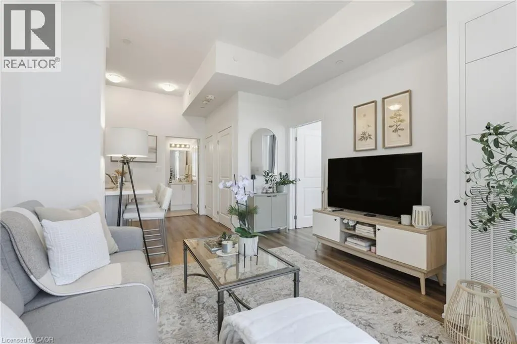 450 DUNDAS Street E Unit# 102, #102