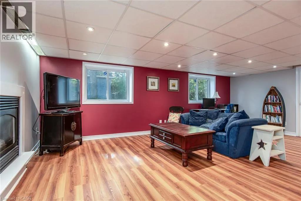 19 KEEWATIN Avenue