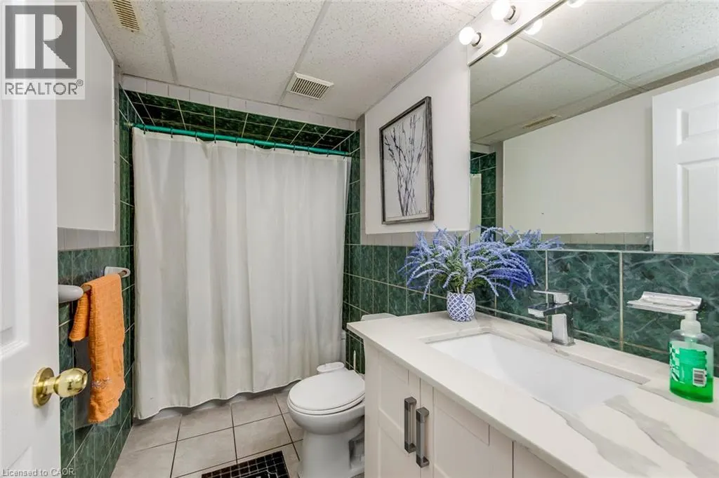 2309 MALCOLM Crescent