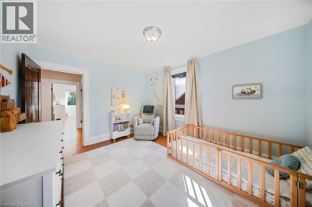 60 HEINS Avenue