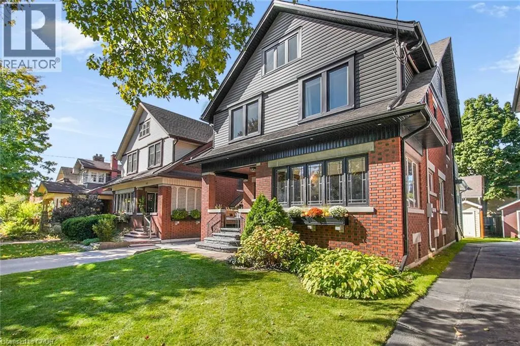 60 HEINS Avenue