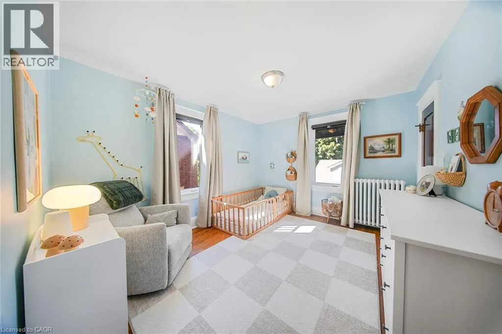 60 HEINS Avenue