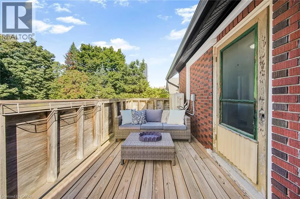 60 HEINS Avenue
