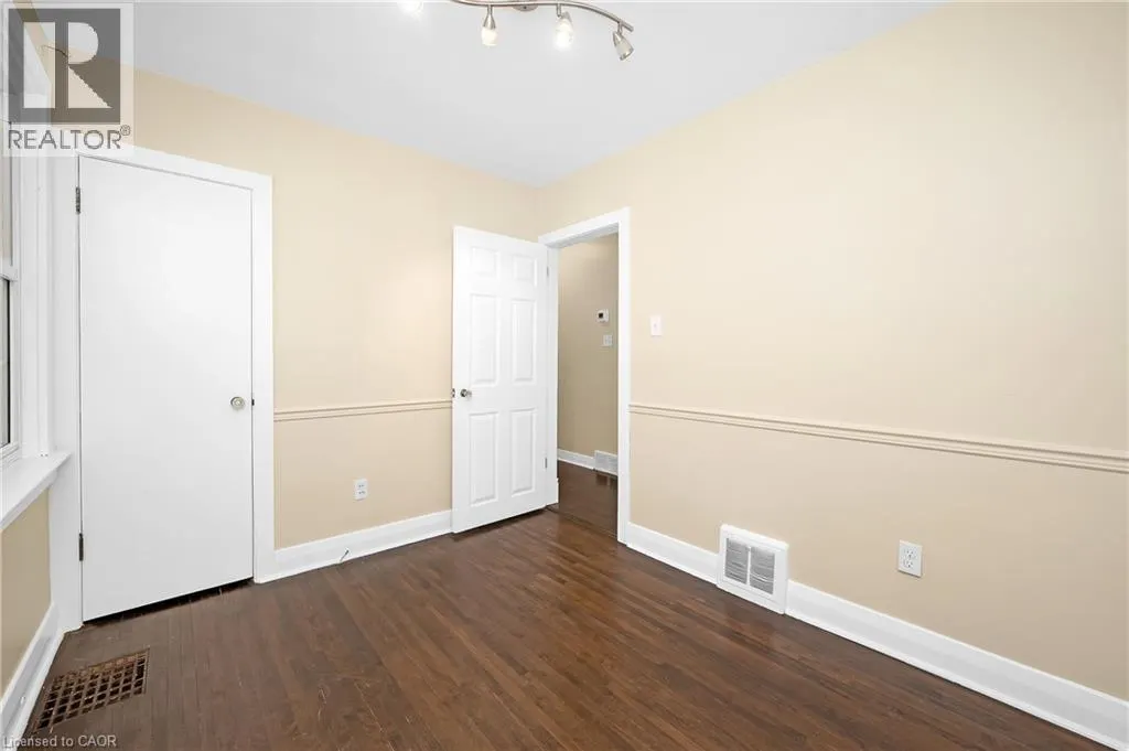 2067 MAPLEWOOD Drive