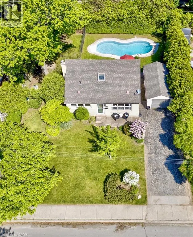 2067 MAPLEWOOD Drive