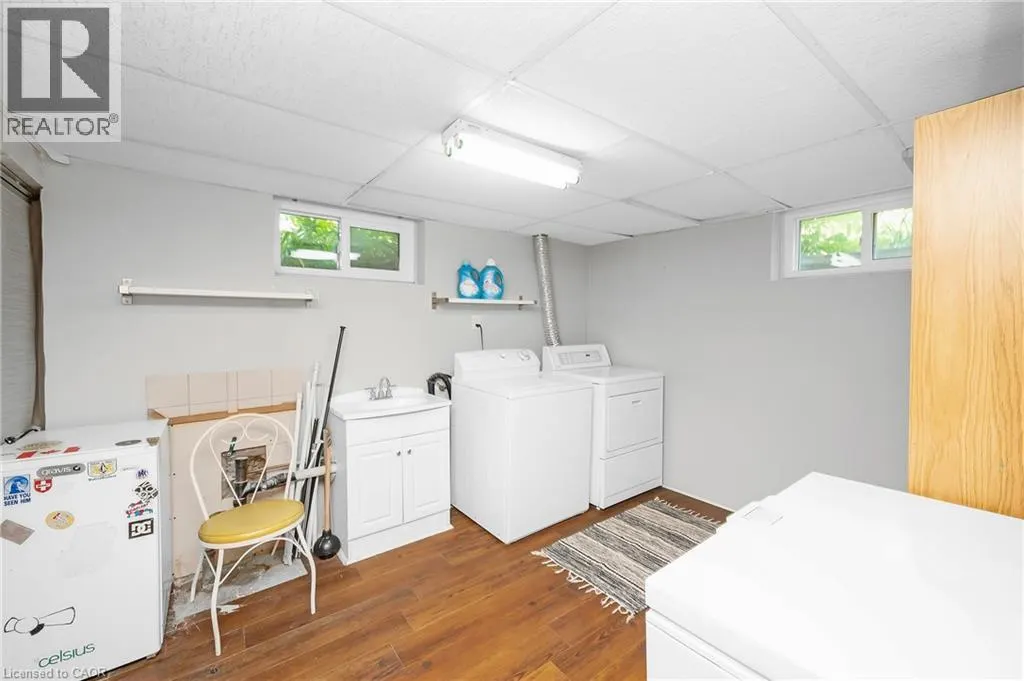 2067 MAPLEWOOD Drive