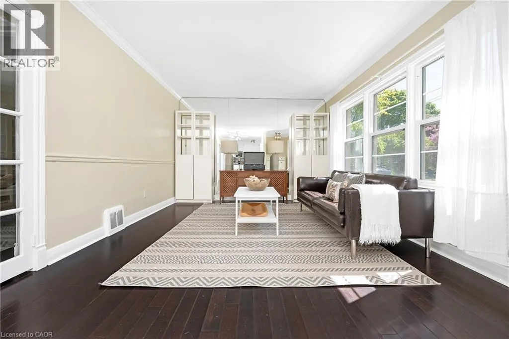 2067 MAPLEWOOD Drive