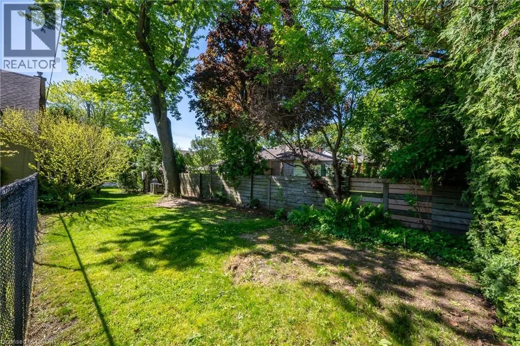 2067 MAPLEWOOD Drive