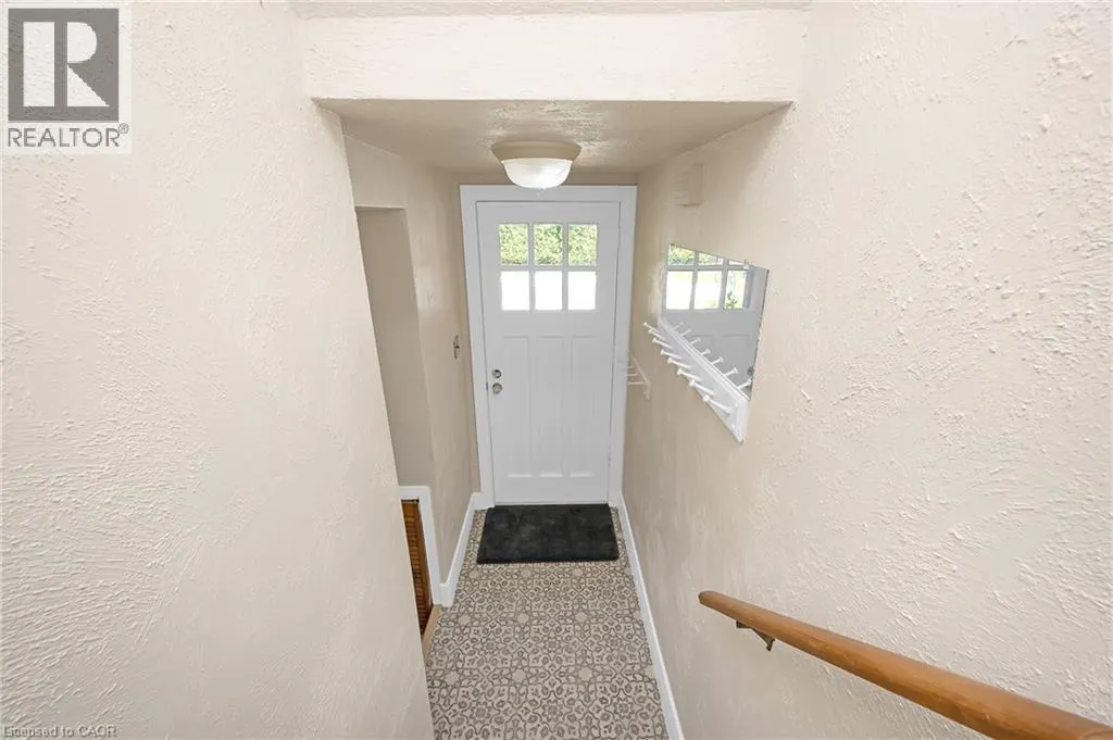 2067 MAPLEWOOD Drive