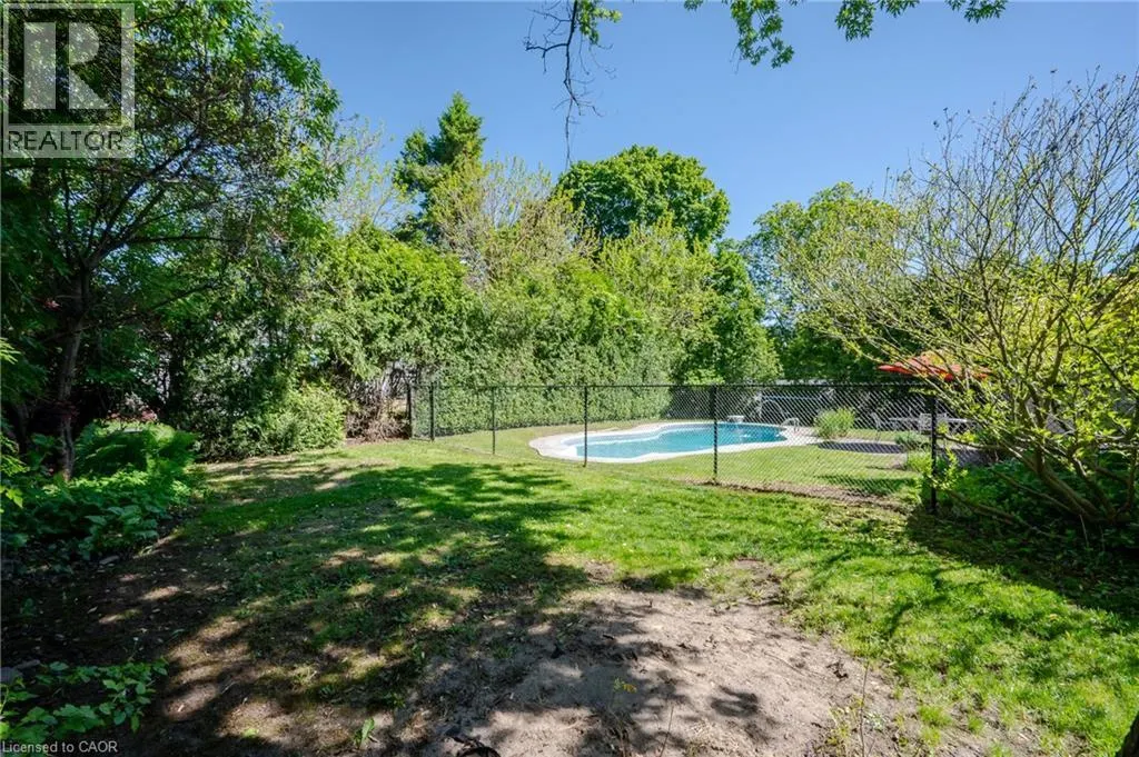 2067 MAPLEWOOD Drive