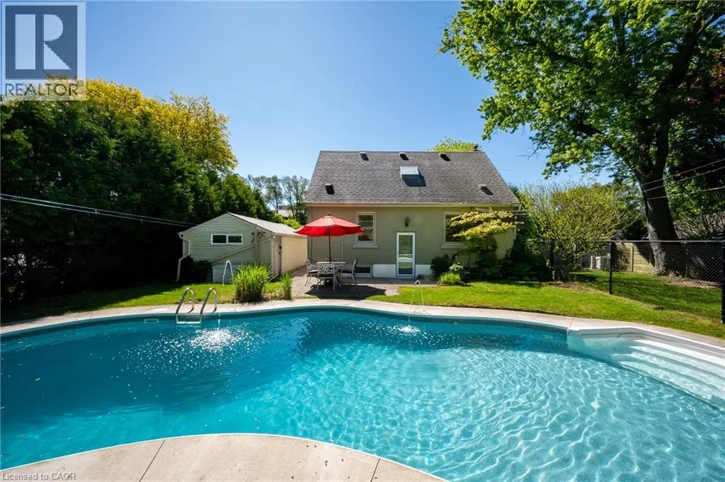 2067 MAPLEWOOD Drive